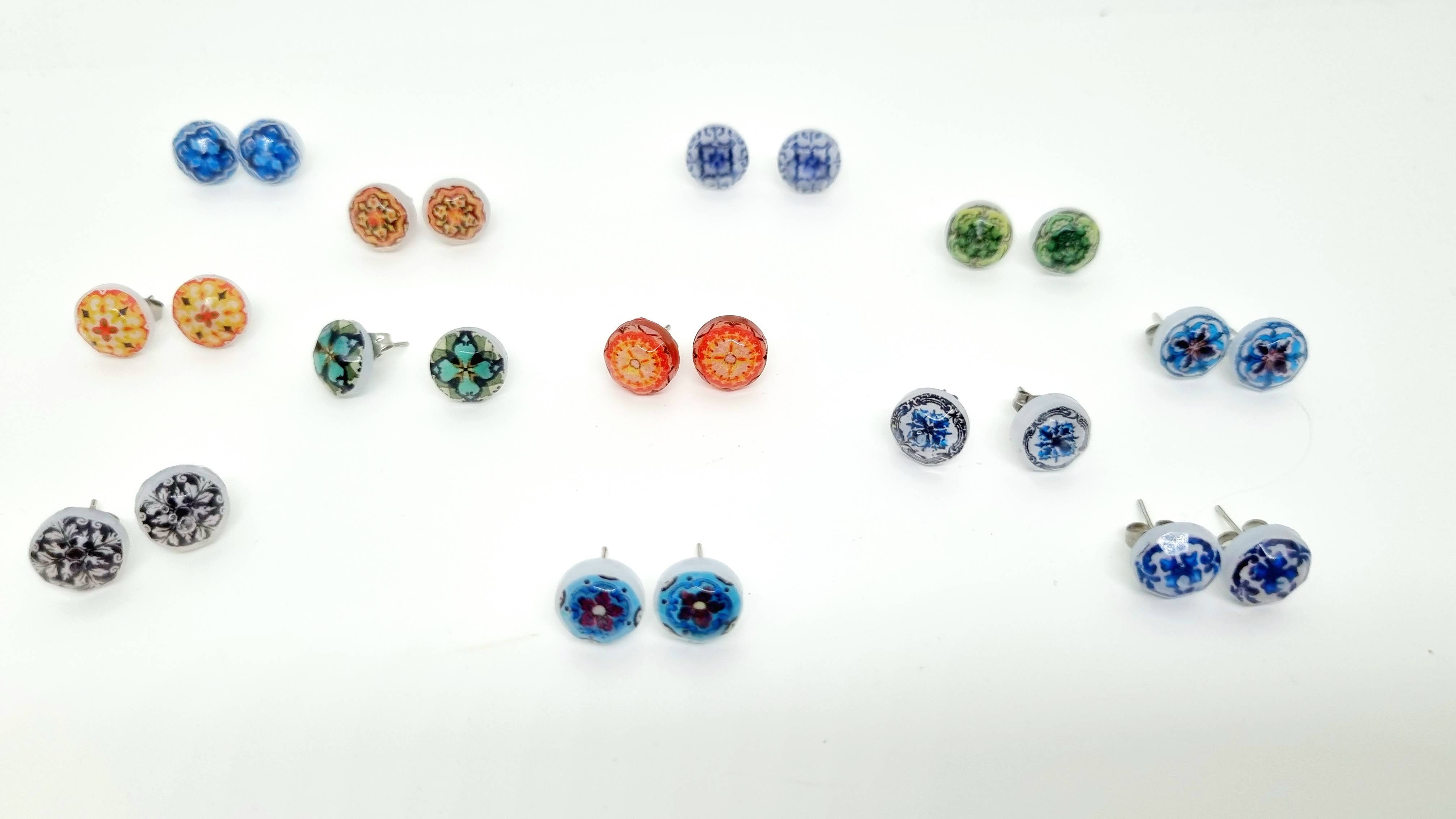 LUSO TILES JEWELRY - Vente Clous d'oreille - Petites boucles d’oreilles rondes en résine UV11