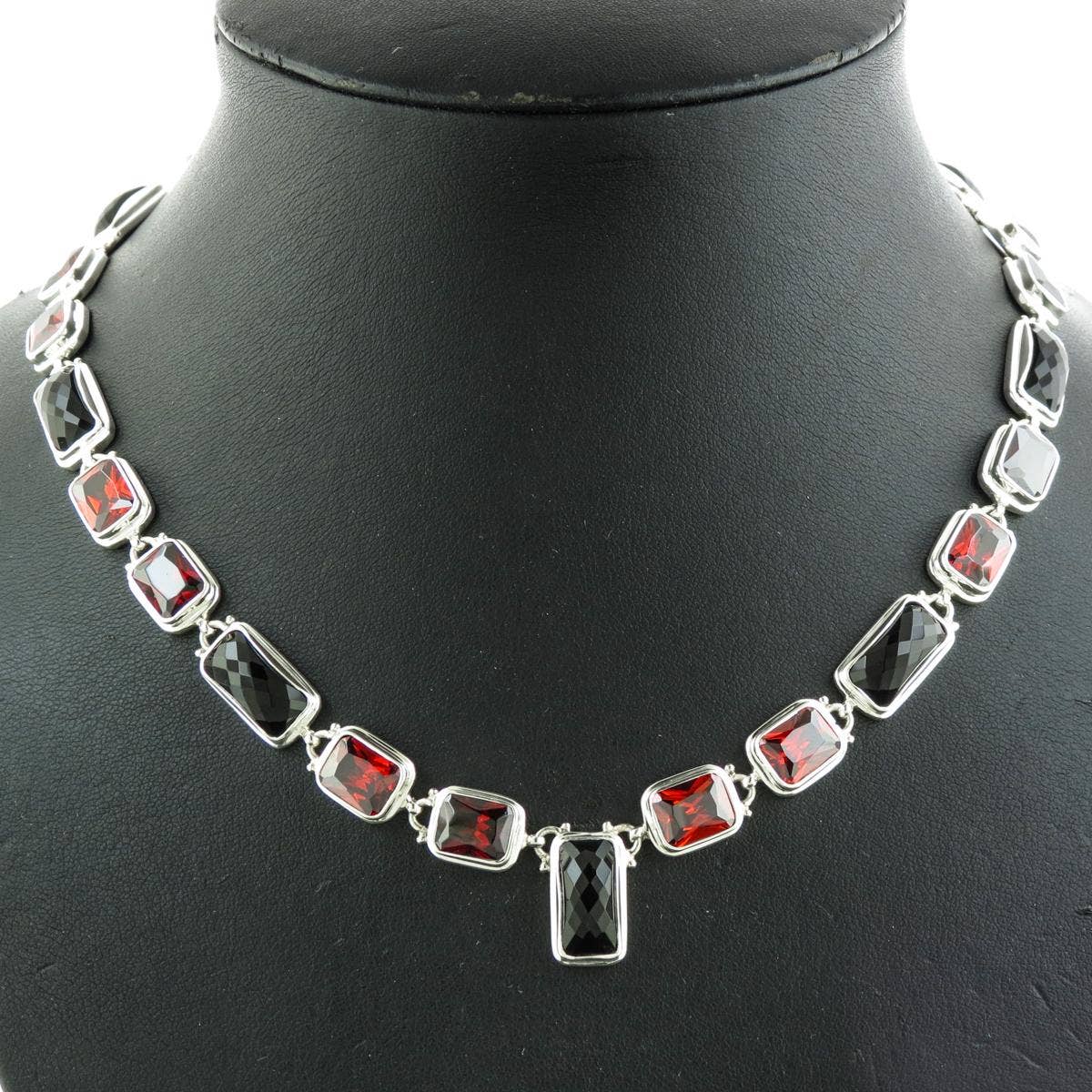 FifiRose - Wholesale Beaded/Pearl Necklace - 925 silver brilliant 40ct red garnet 45ct onyx sterling necklace, 17 1/2"0