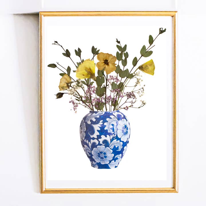 Fleurs pour un ami – Impression d'art floral botanique en vase pour la vente par Mon Petit Chou Art and Design