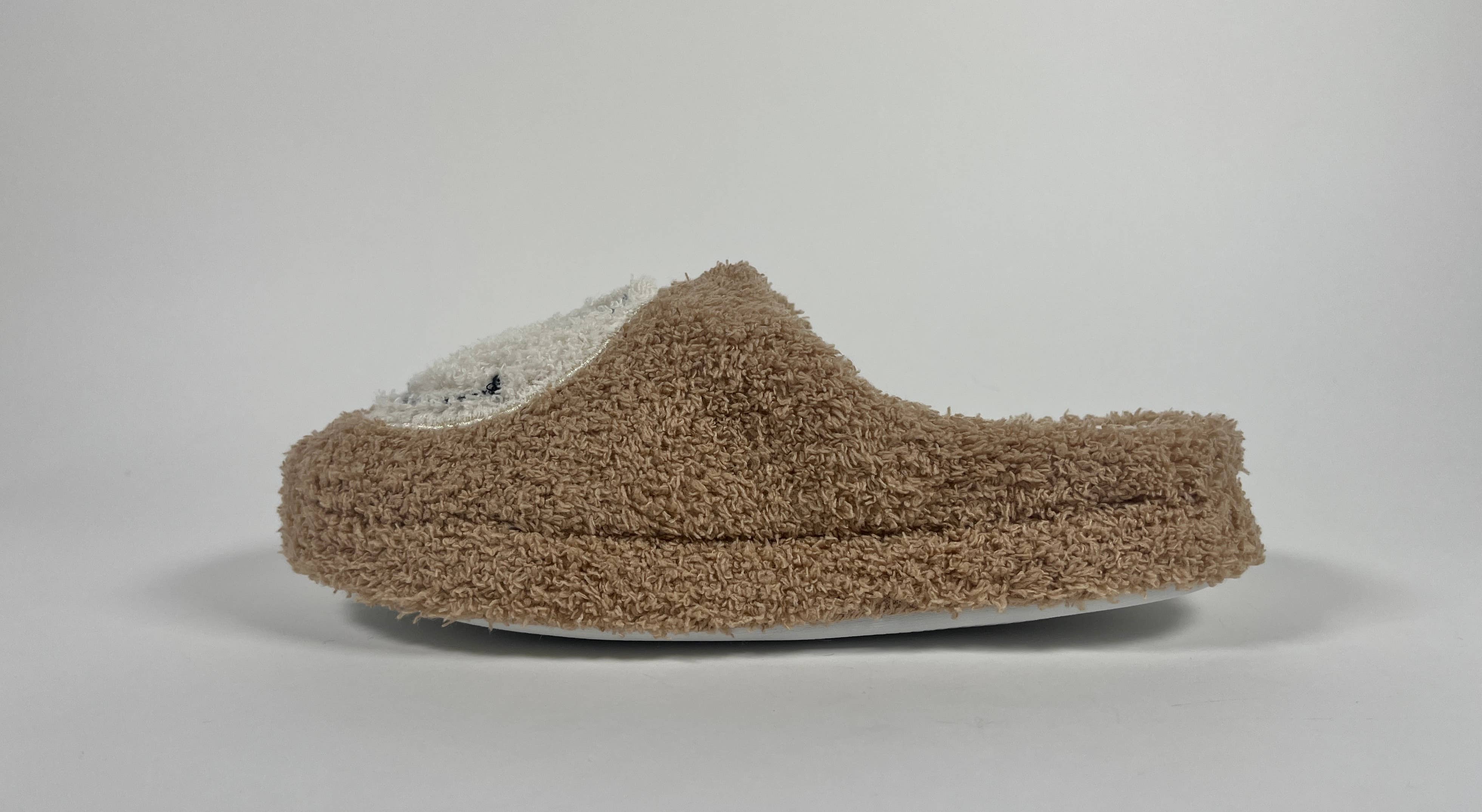 Handcraft Manufacturing Corp. - Wholesale Slippers - Women's - Cozy Smiley Clog9