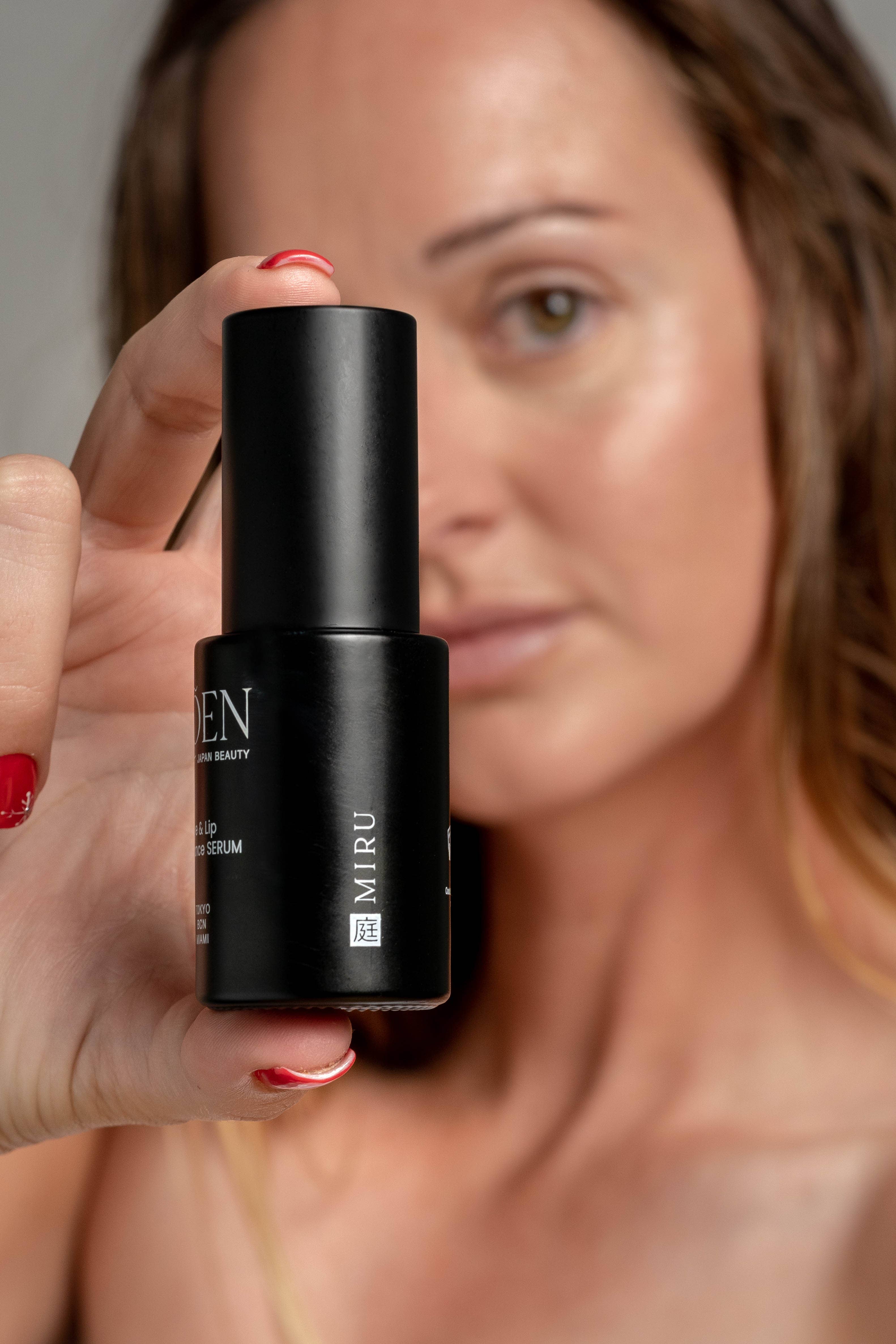 Koen Japan Beauty (Tertech Lab, SLU) – Creme/gel para os olhos por atacado – Sérum Radiância MIRU para Contorno dos Olhos e Lábios 30 ml2