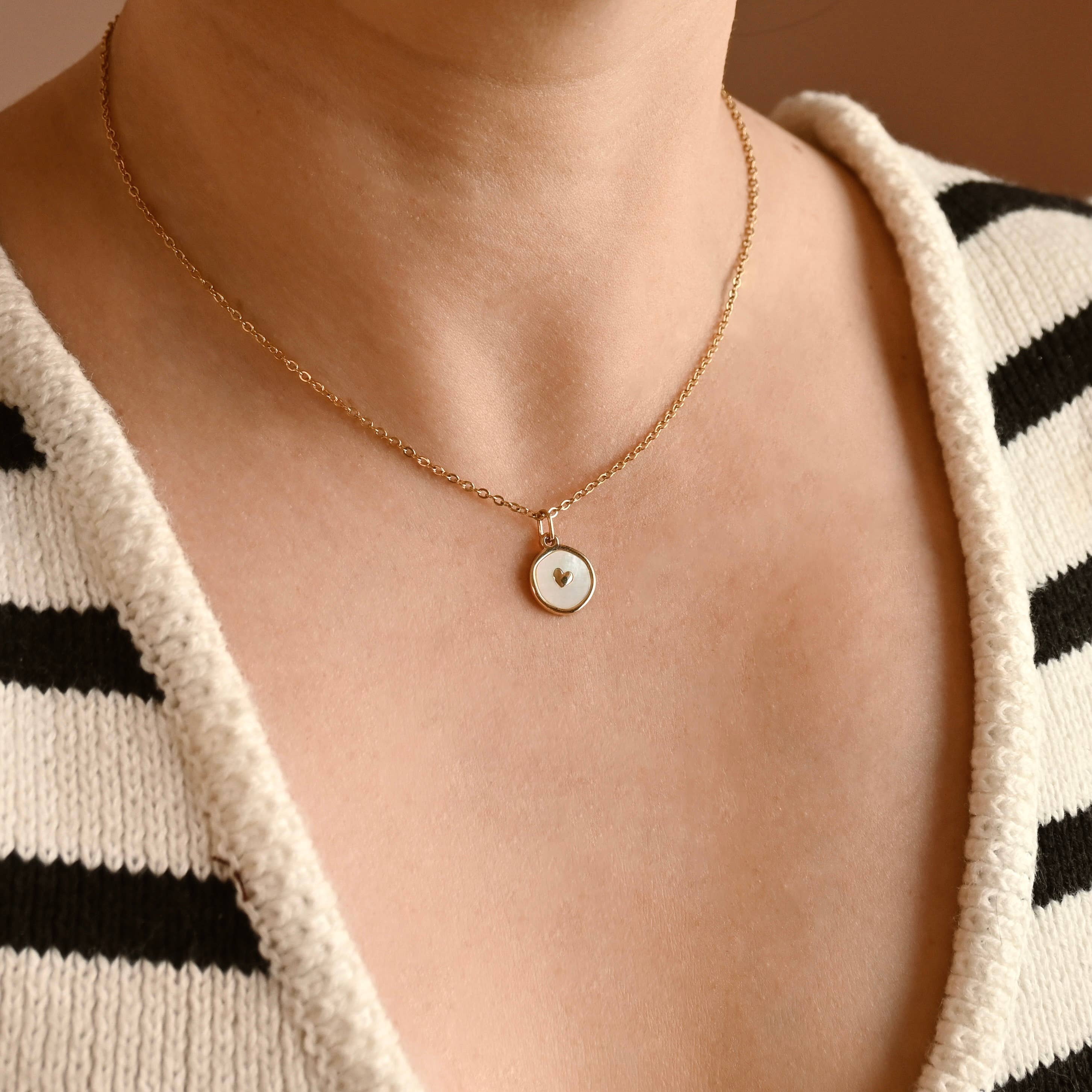 Blueyejewelry – Engroshandel Halskæde med vedhæng – Halskæder med Perlemorsvedhæng-Hjertehalskæde-Stjernevedhæng13