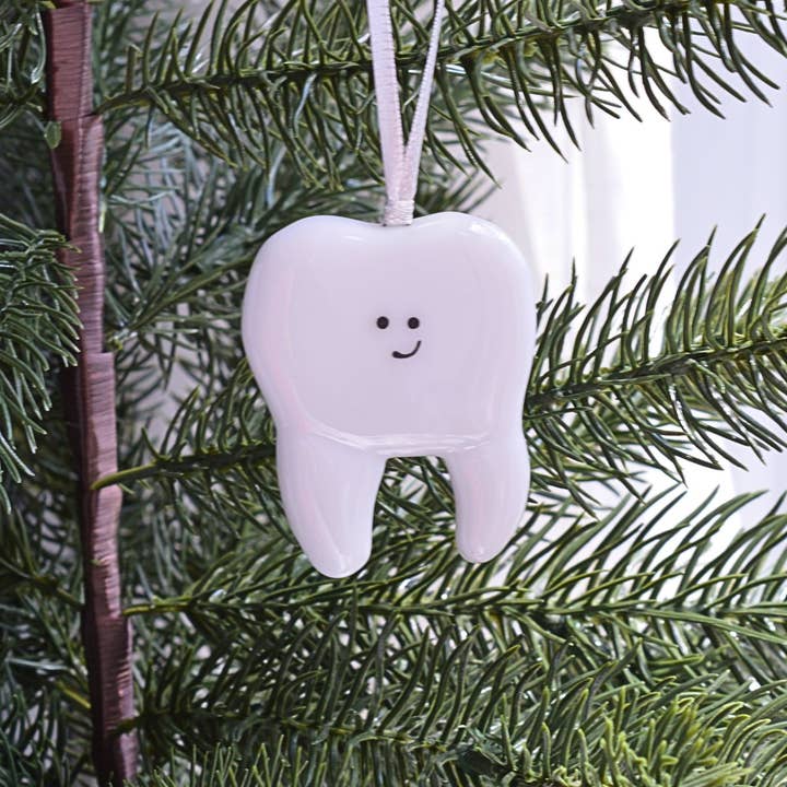 Station pôle Nord inc. - Wholesale Ornament - Ornement en forme de dent à suspendre