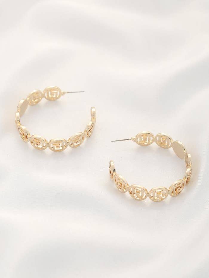 LEJON HUVUD GREKISKA MÖNSTER ÖPPNA HOOP ÖRHÄNGE för wholesale av anbfashion