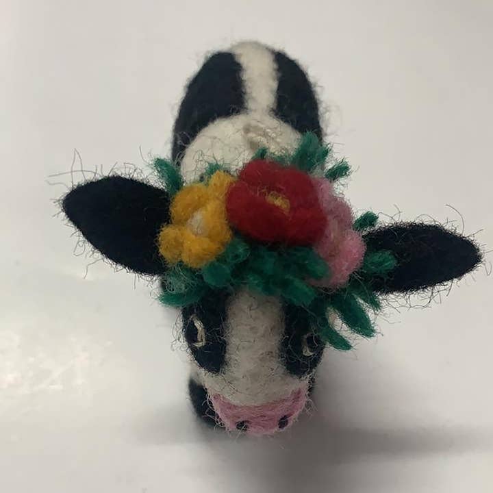 cerruti home – Ornamento por atacado – Ornamento artesanal de feltro “Twiggy Vaca com Coroa de Coroa”5
