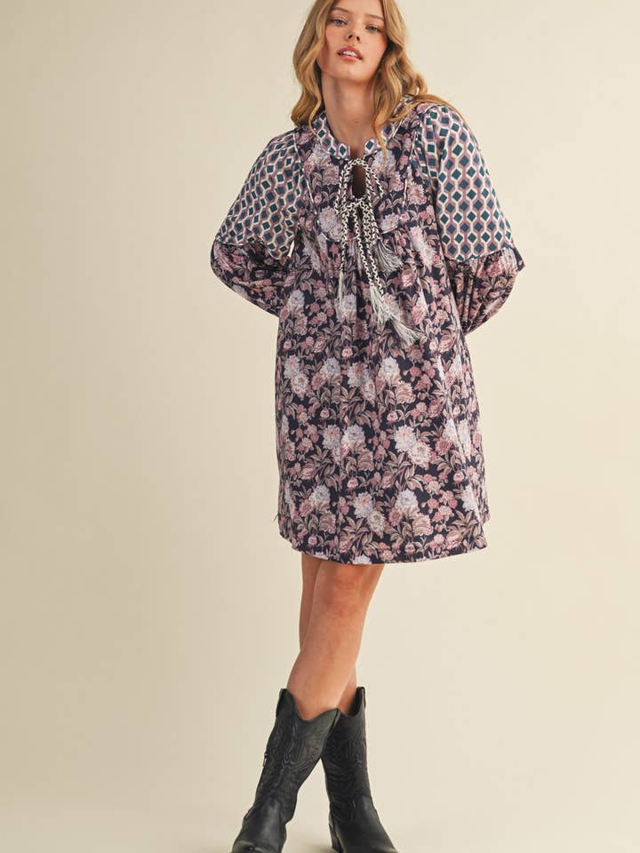&MERCI - Wholesale Dress - Women's - FLORAL CONTRAST SLEEVE MINI DRESS MDR41697