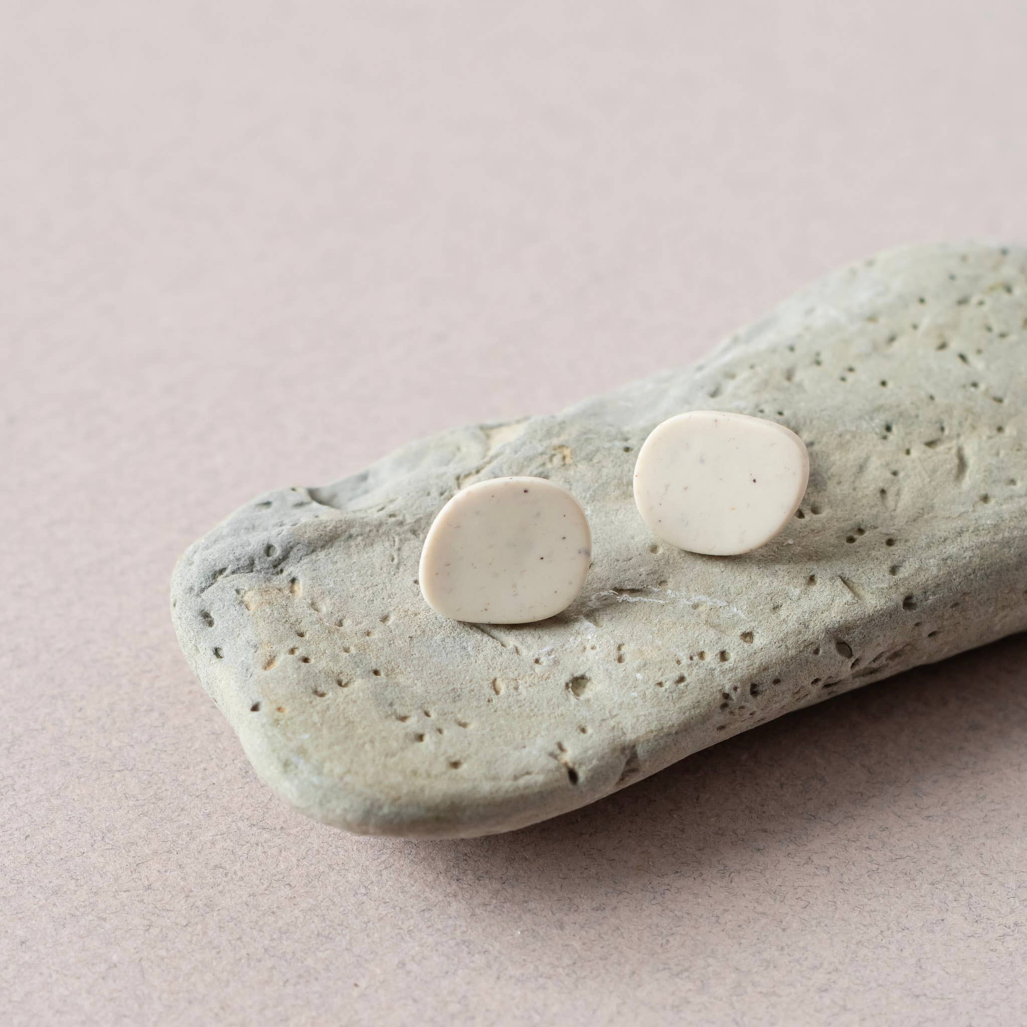 Inimini Homemade - Vendita all'ingrosso Orecchini pendenti - organico: stud + catena8