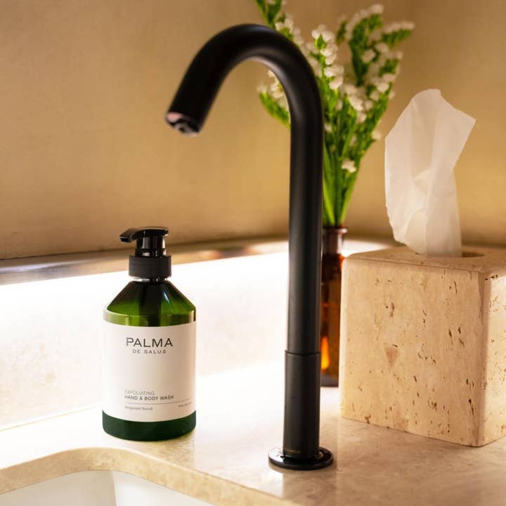 Palma de Salus | Elevate your daily hand care - Wholesale Body Wash/Shower Gel - Bergamot Neroli Luxury Hand & Body Wash - Exfoliating, Vegan1