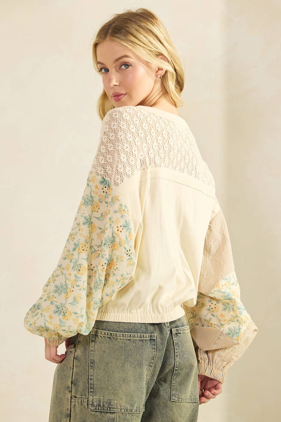 mittoshop - Wholesale Sweatshirt - Women's - FLORAL PRINT EYELET PATCHWORK BALLOON SLEEVE TOP11