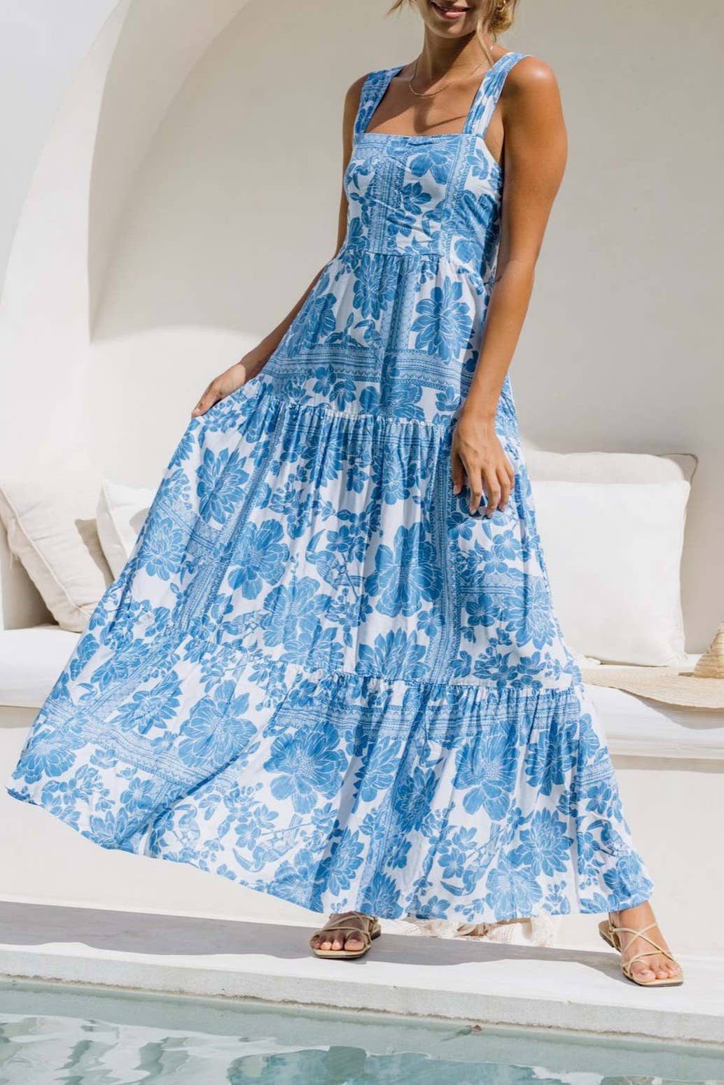 Rosa Clothing - Vente Robe – femme - Robe midi évasée à volants florale bleu bohème avec nœud à l'arrière9