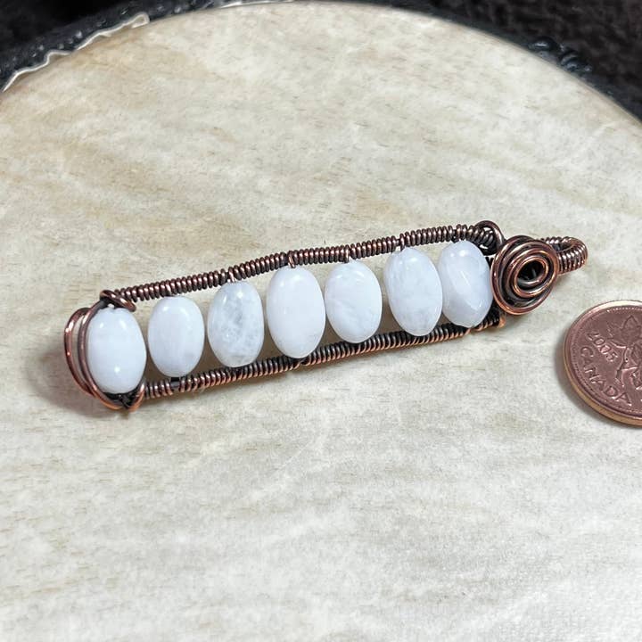 Pendentif Barre en Pierre de Lune Blanche pour la vente par Mother Of Metal