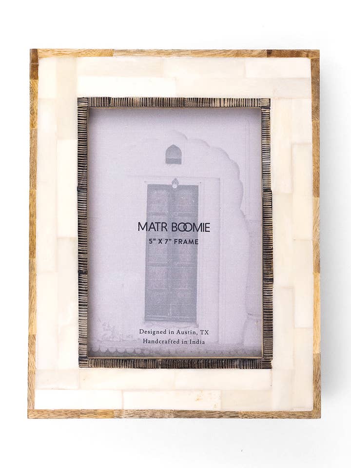 Moldura para Foto Janaka 5x7 - Osso e Chifre Entalhados por atacado de Matr Boomie Fair Trade