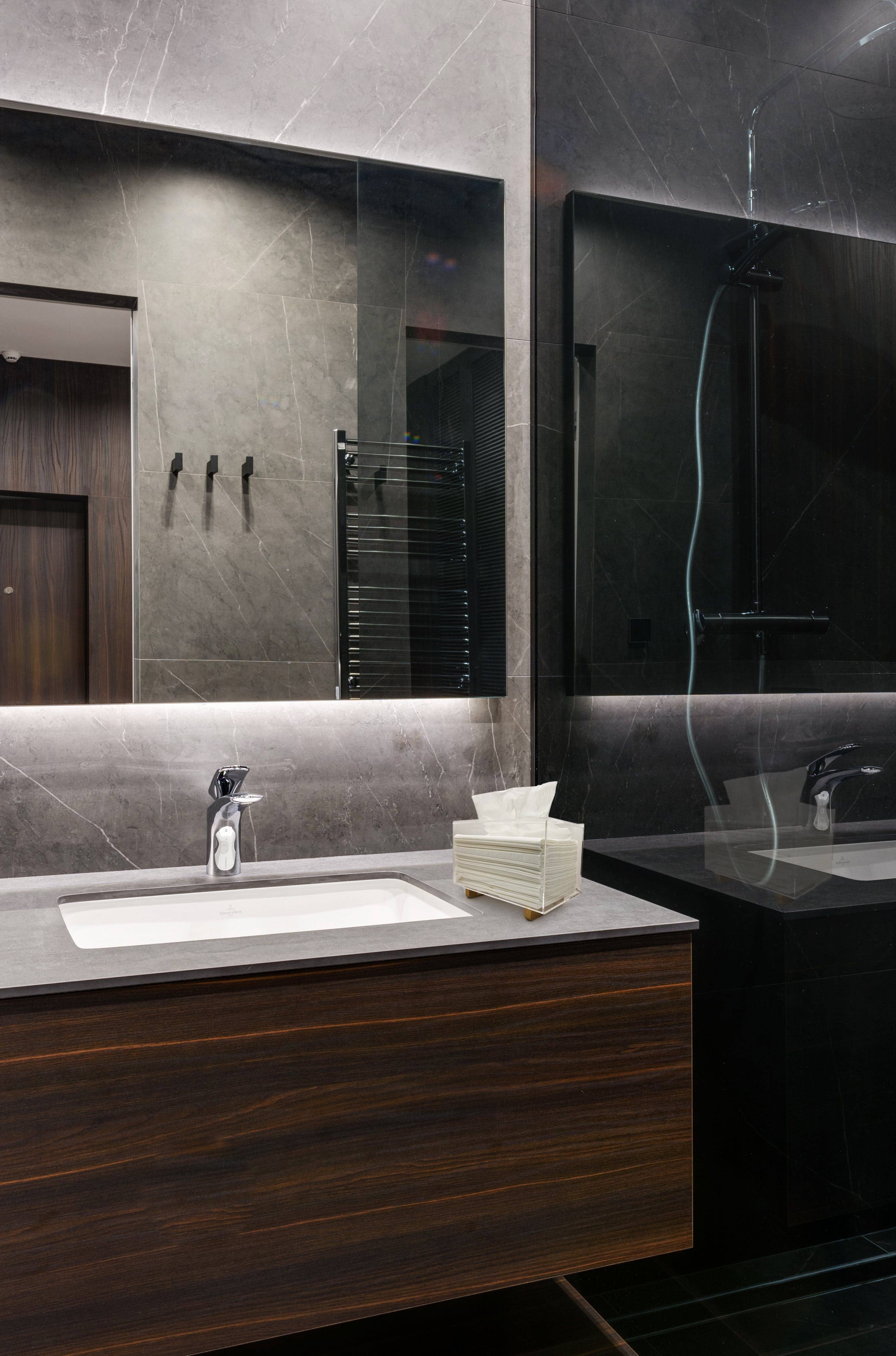 Krifts Products - Wholesale Tissue Box - Acrylic Tissue Box Holder Fit's "KLEENEX"  Brand 4