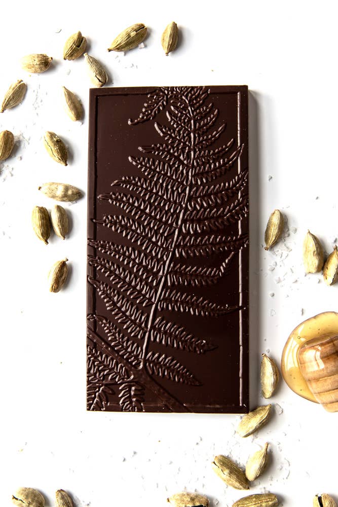 Wildwood Chocolate - Wholesale Chocolate bar - Cardamom and Honey Caramel with Sea Salt2