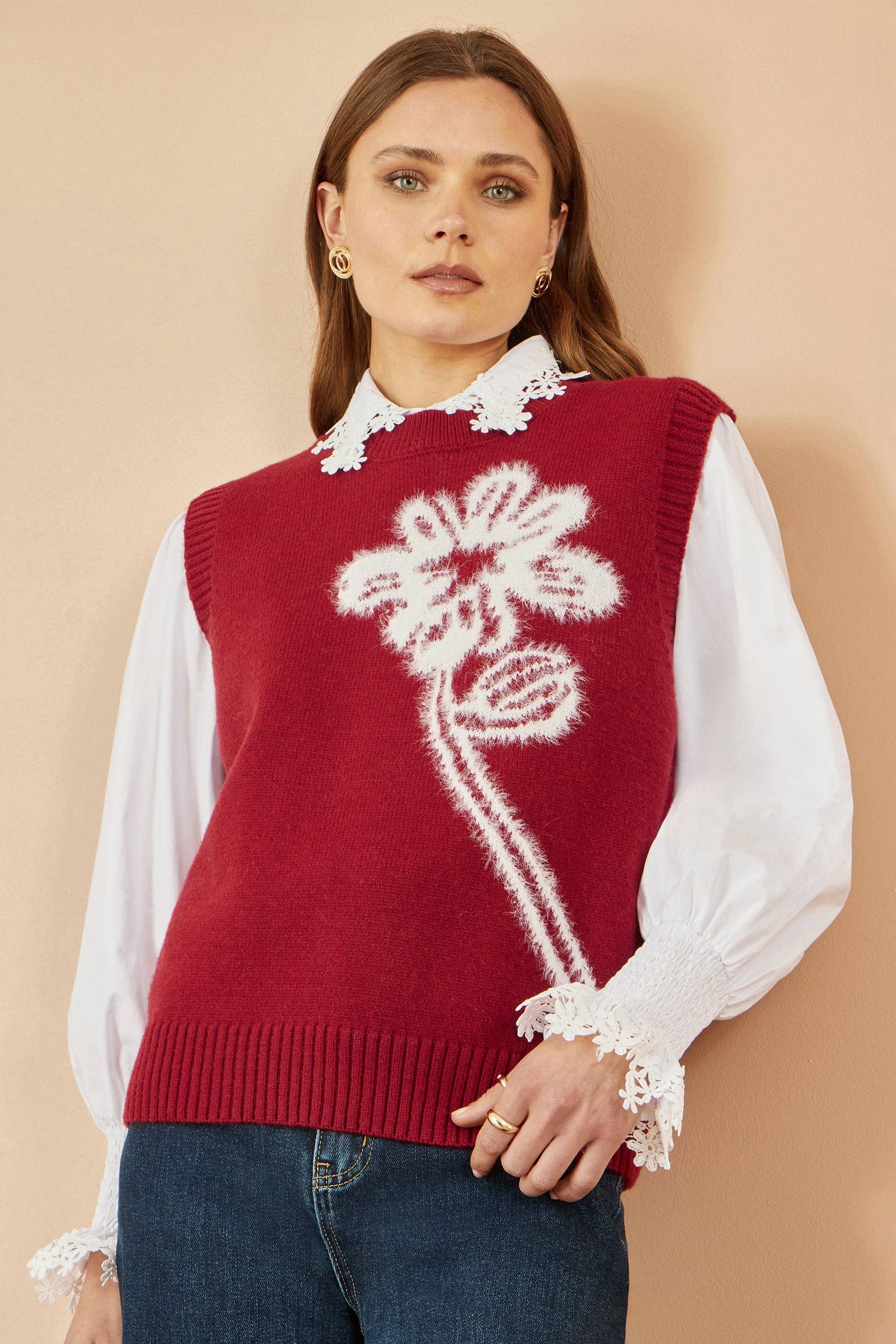 Bourgogne Gilet sans manches tricoté à fleurs bordeaux Yumi en vente sur Faire3