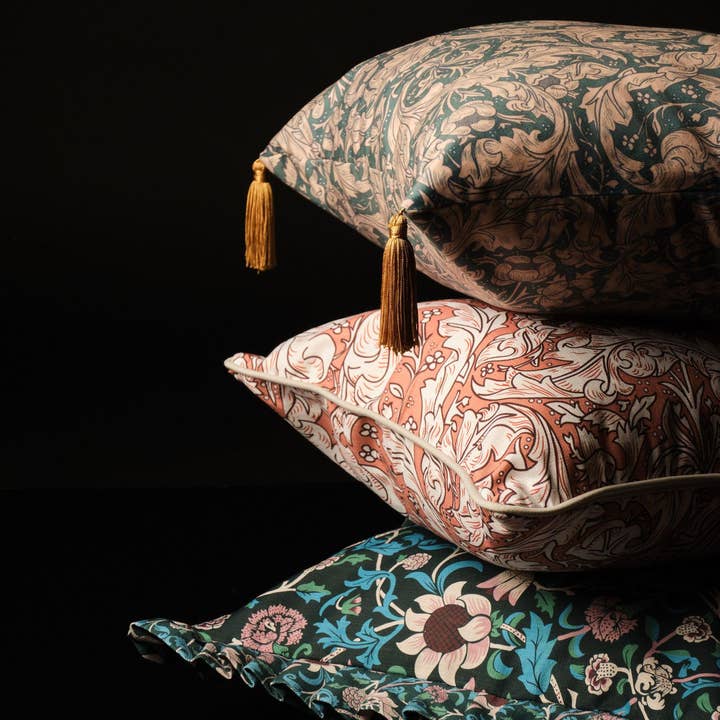 ART CUSHIONS - Wholesale Throw/Decorative Pillow - Blackthorn Rouge - Black Fringing William Morris Cushion1