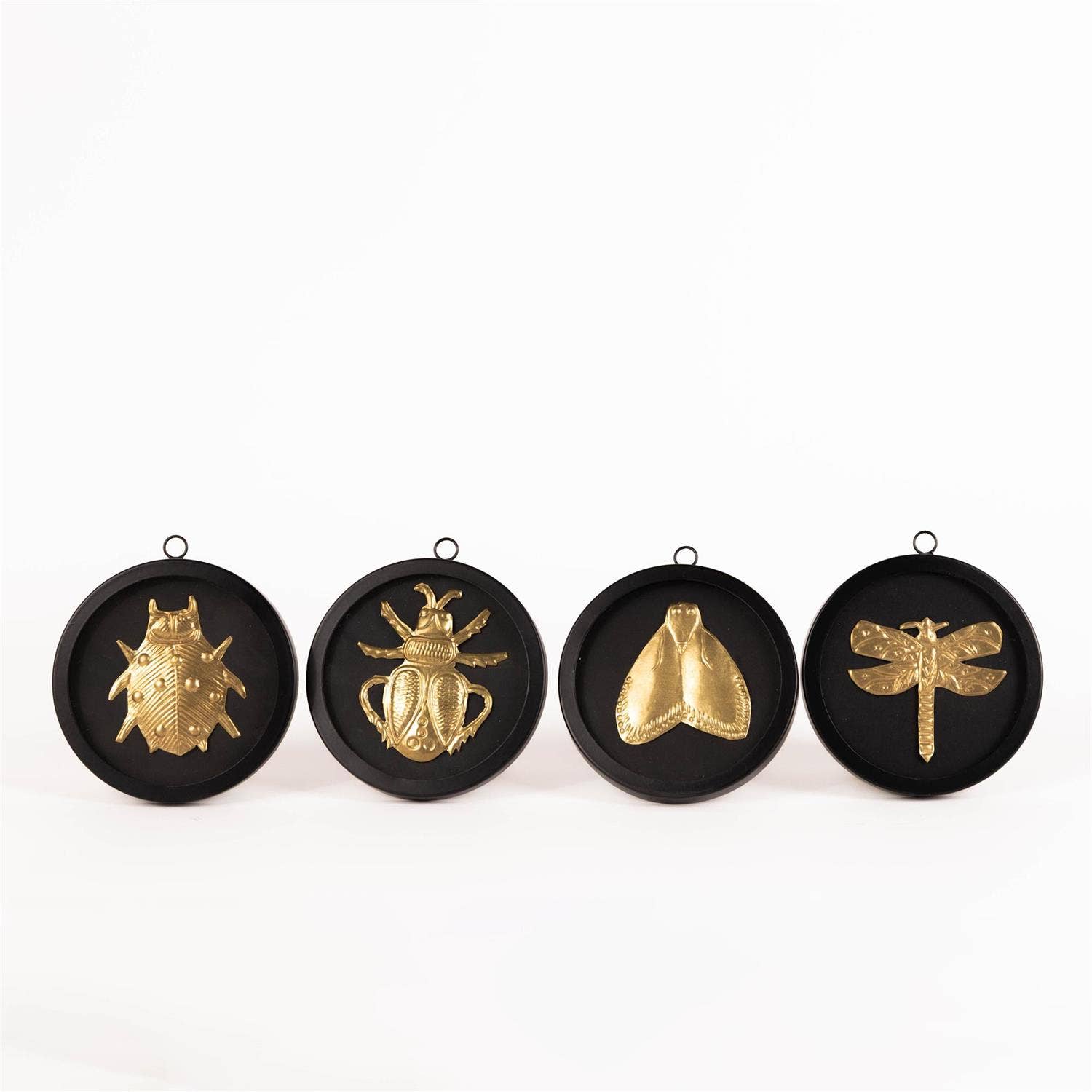 Audrey's Home & Gift – wholesale Wall Accent – Brass Bug Wall Plaques – Black Round (4 Designs) (Pk/08 Ast)1