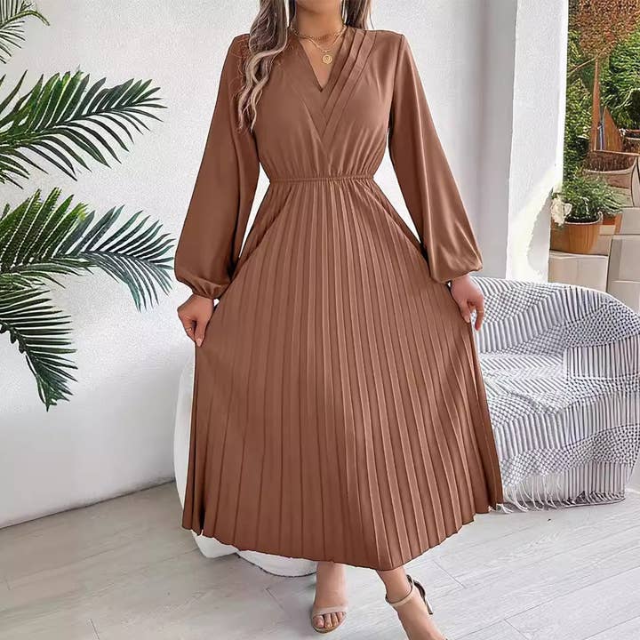 ROBE PLISSÉE À MANCHES LONGUES ET TRIPLE COL EN V pour la vente par Lily Clothing