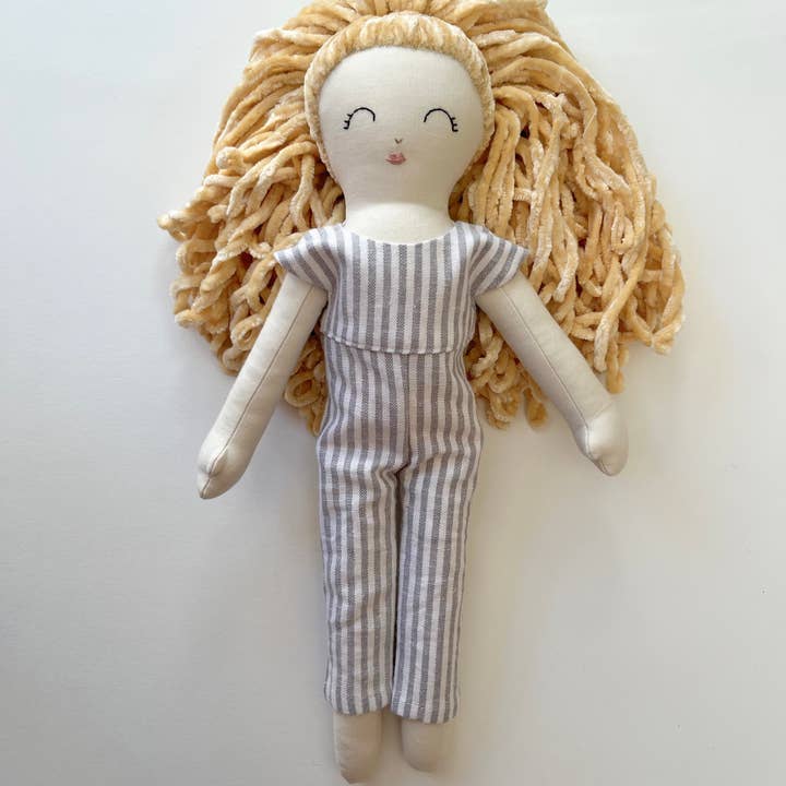 The Linnea Company - Wholesale Pop - Kinderen - Diverse multiculturele handgemaakte pop - kleur 54