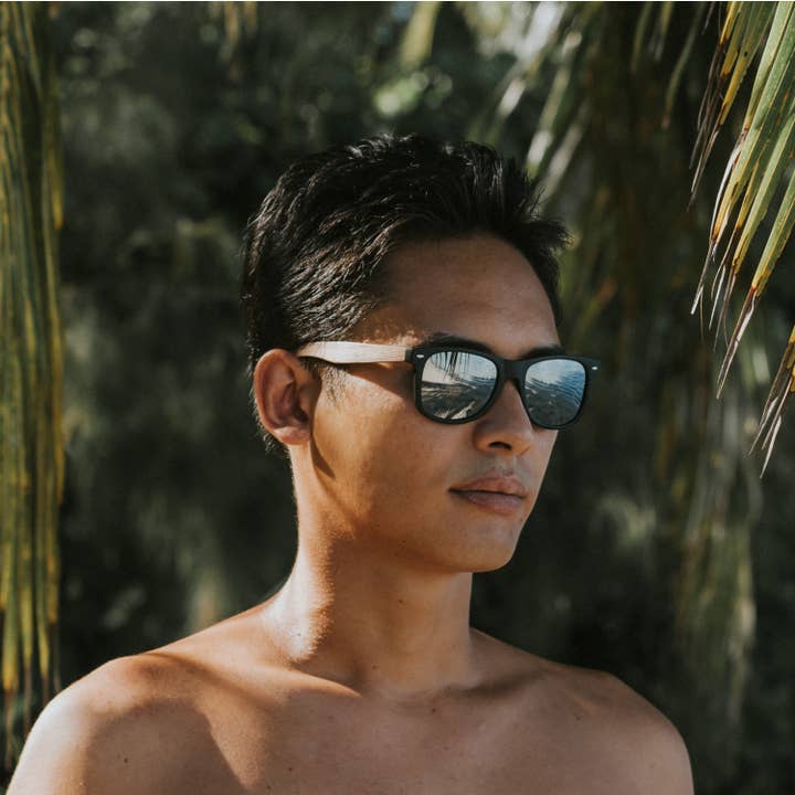 GOWOOD - Wholesale Sunglasses – Unisex - Walnut Wood Sunglasses with Silver Mirrored Polarized Lenses5