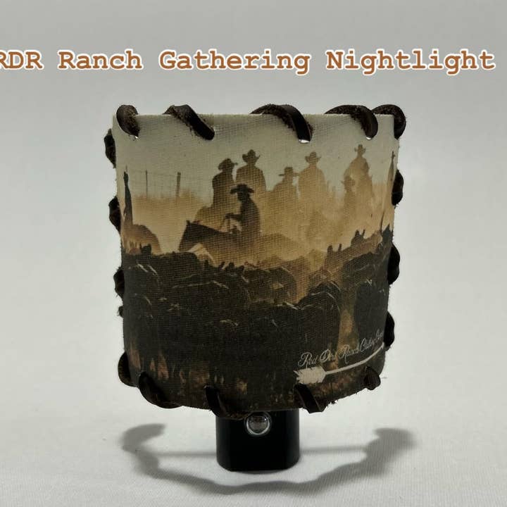 Raduno al Ranch Nightlight per la vendita all'ingrosso da parte di Red Dirt Ranch Clothing Company