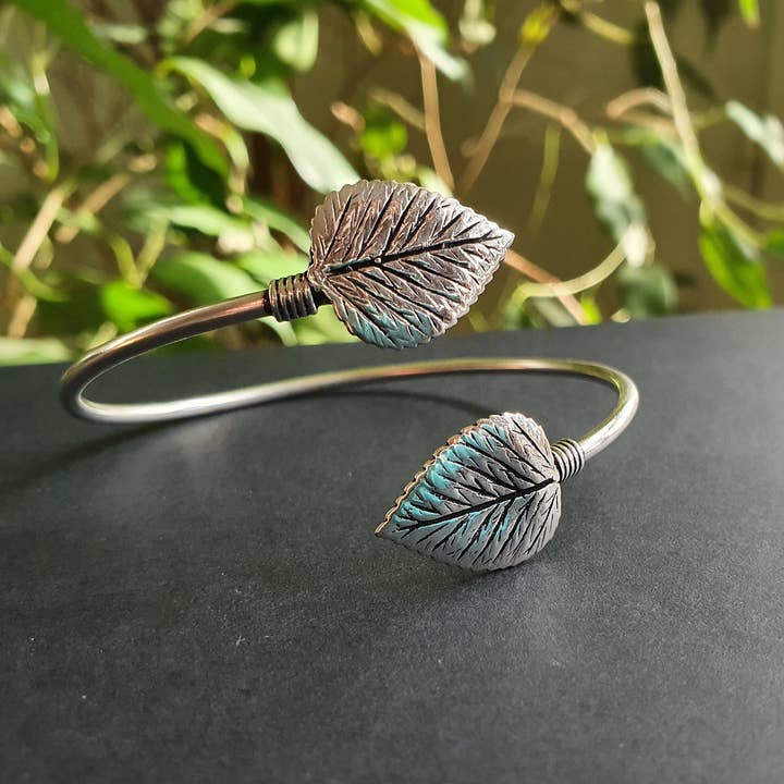 Kaali Boutique – wholesale Bangle bracelet – Silver Leaf Bracelet / Bangle / Nature / Plants / Garden / Ethnic / Rustic / Bohemian / Hippie / Gypsy / Jewellery / Body / Adjustable2