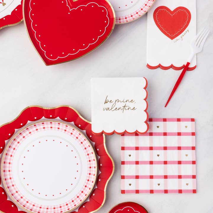 Bonjour Fête - Wholesale Disposable Plate - VALENTINE HEART PLATES3