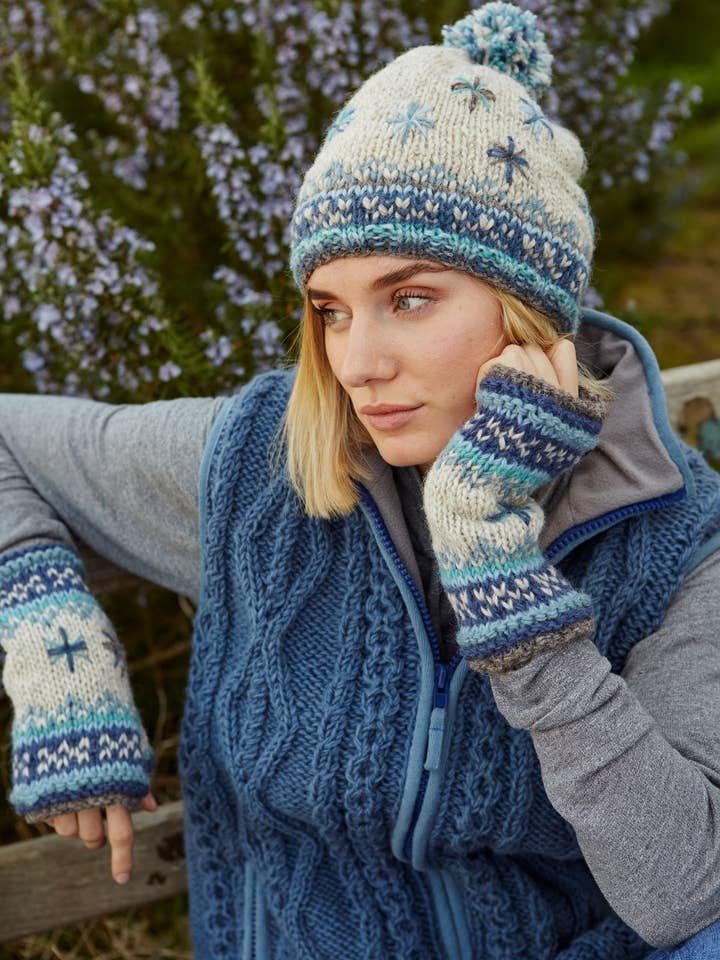 Littlehampton Bobble muts voor wholesale door Pachamama Ltd