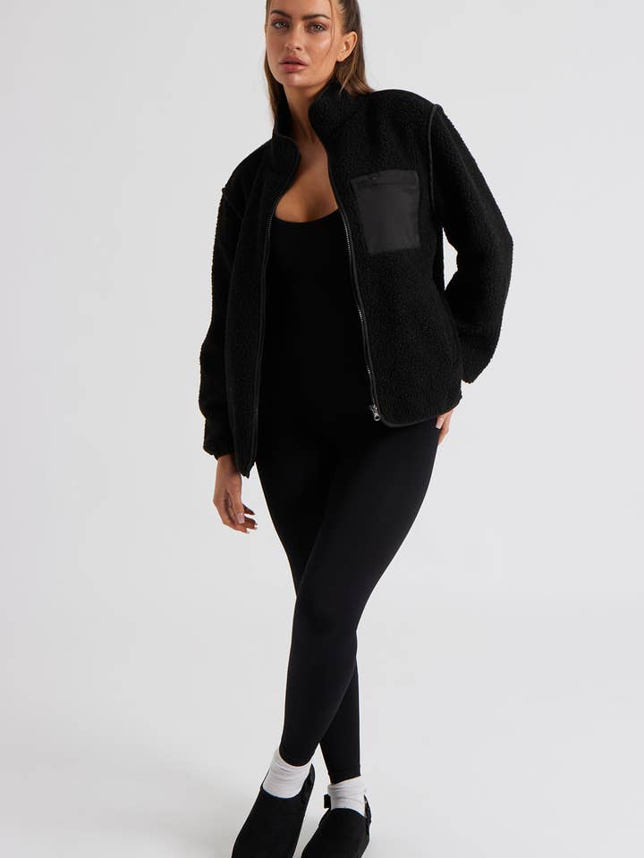 Urban Bliss – wholesale Fleece – Women′s – Black Fleece Jacket