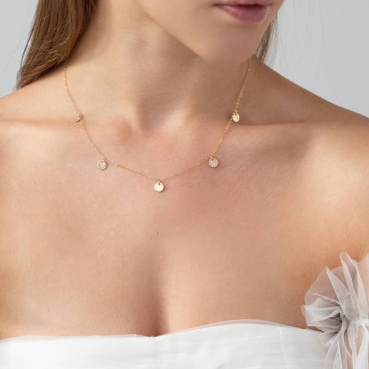 Collier à disque shaker en or rempli pour la vente par Thira Jewelry