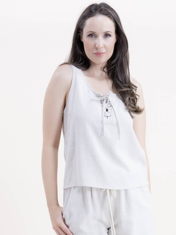 Haut sans manches en lin et coton avec laçage à l'avant pour la vente par Original USA