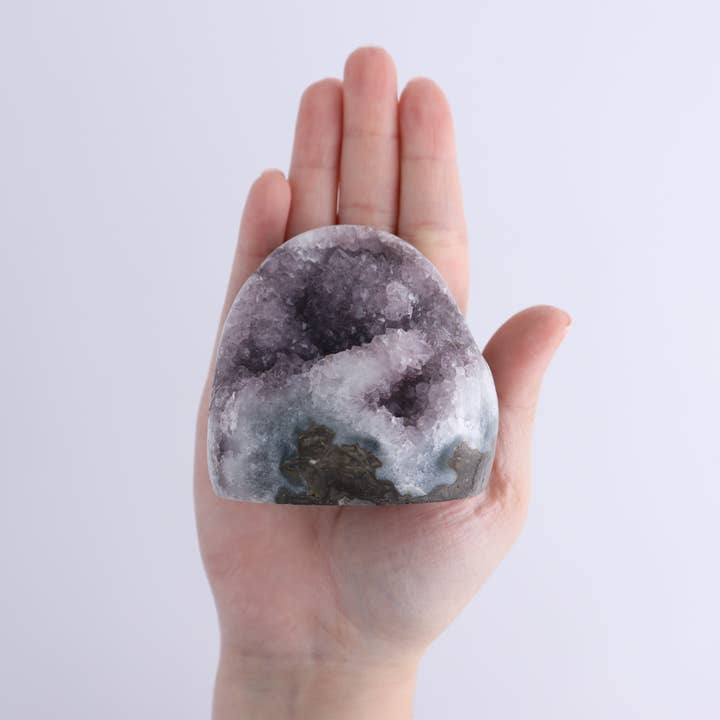 Mi Esperanza Minerals - Wholesale Spiritual Stone/Crystal - Uruguay Amethyst Cut Base Set of 64