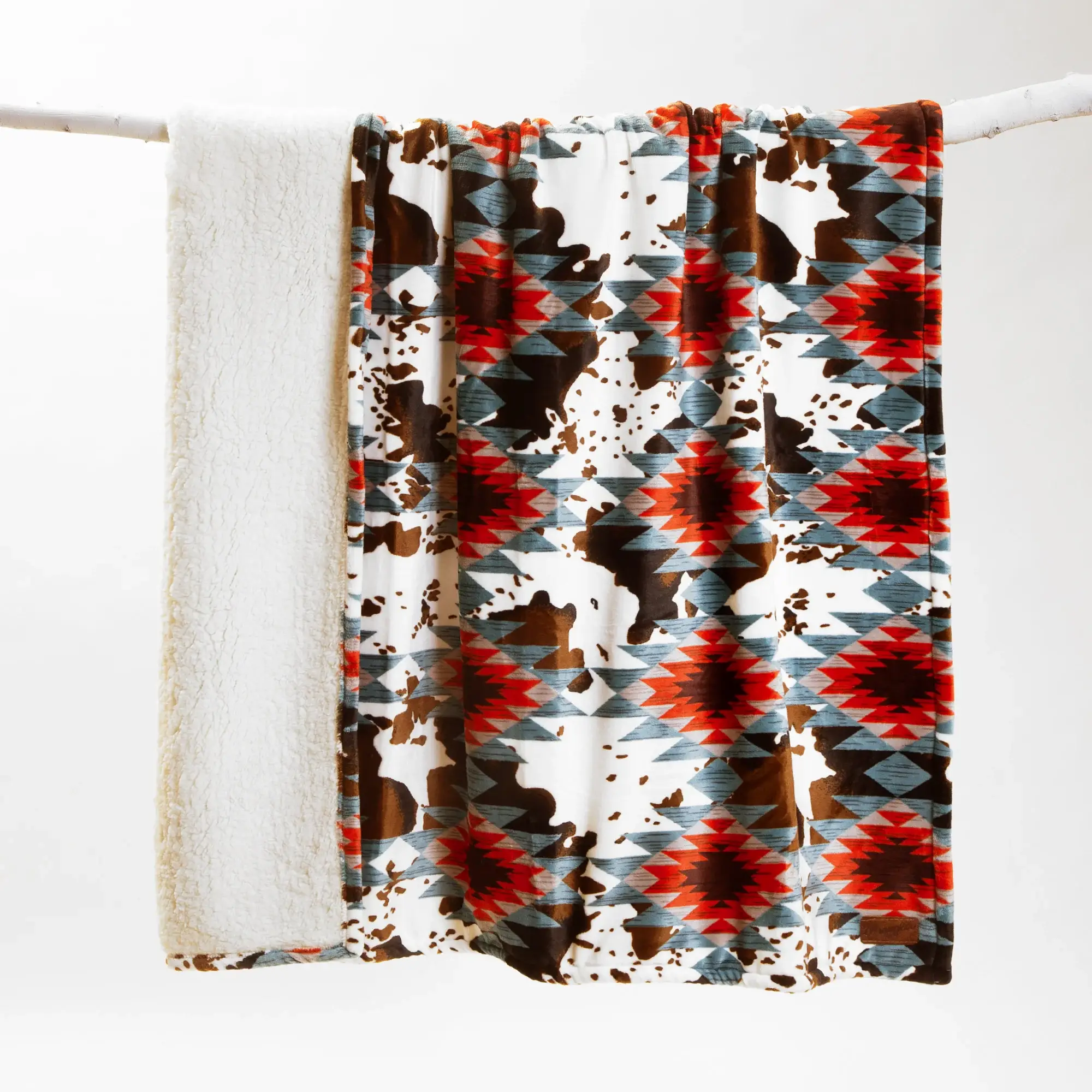 Linen Mart - Wholesale Throw Blanket - Wrangler® Southwest Cowhide Plush Sherpa Throw1