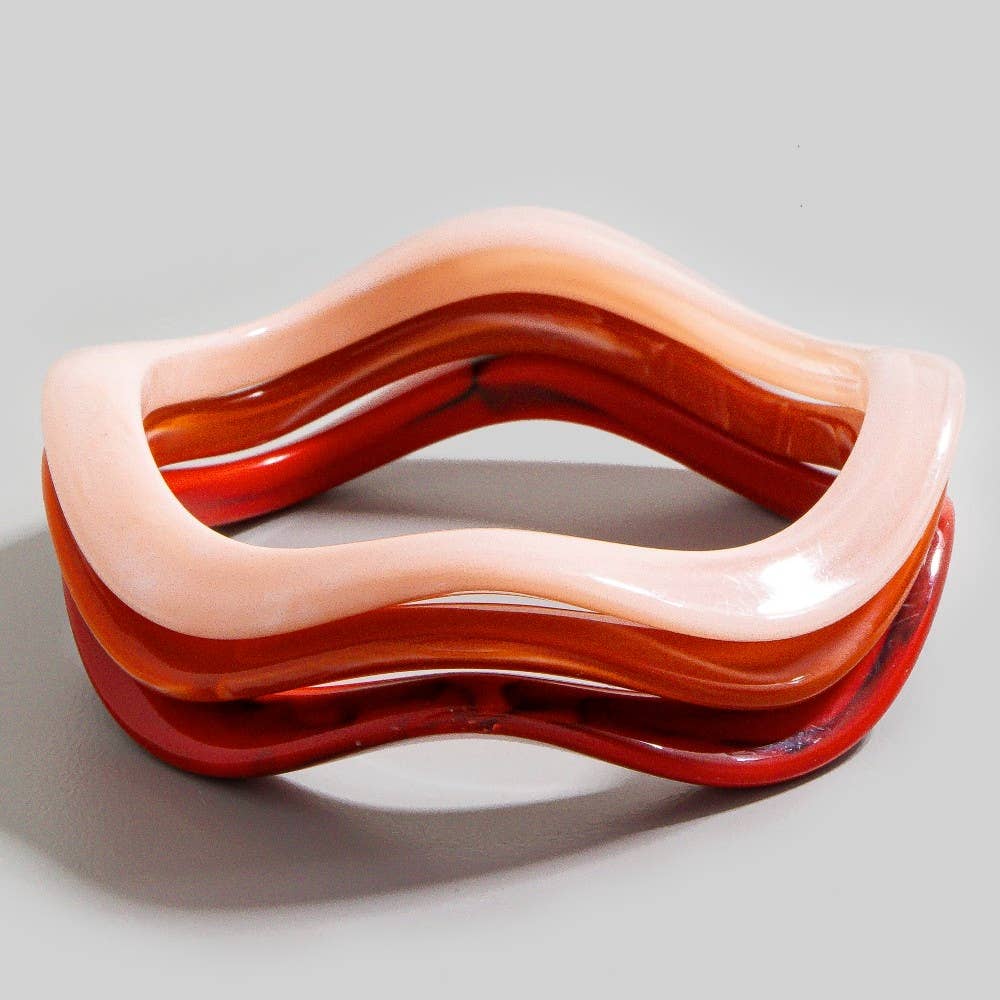 The Looks by Fame Accessories – Großhandel Perlenarmband – 3-teiliges Wellenharz-Armband-Set1