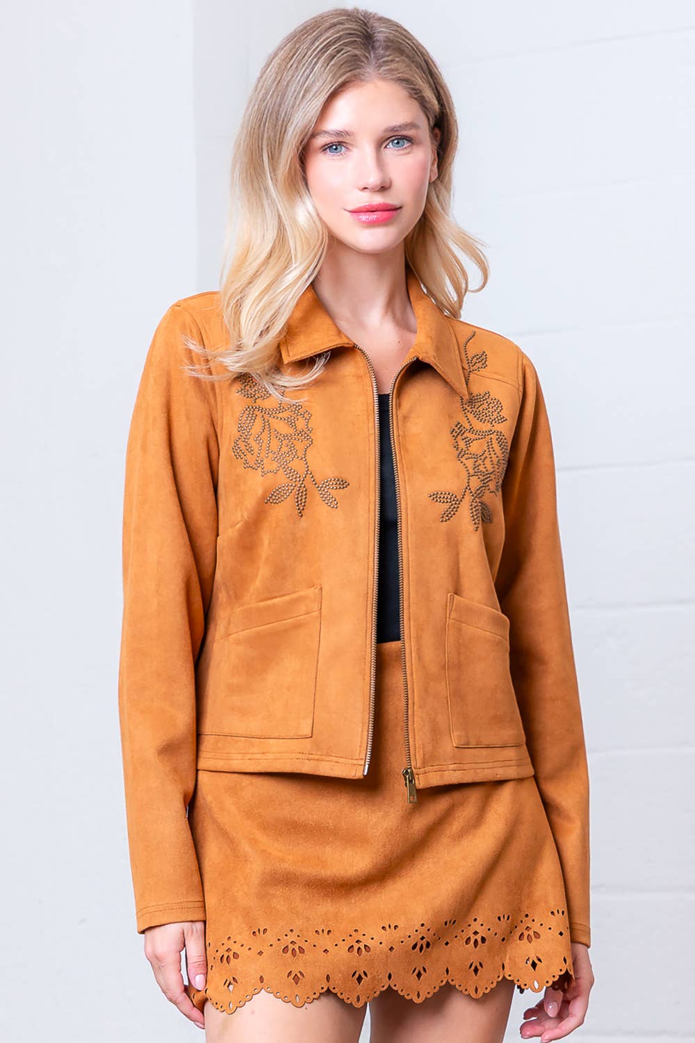 SENAPE Giacca in pelle scamosciata ricamata e borchiata HJ75269T. in vendita all'ingrosso su Faire0