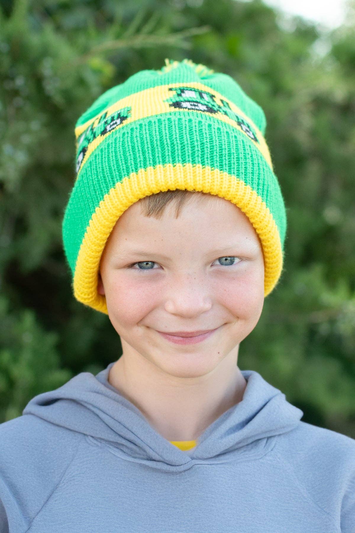 American Farm Company - Wholesale Beanie - Kids - Green Tractor Knit Pom Beanie - Youth1