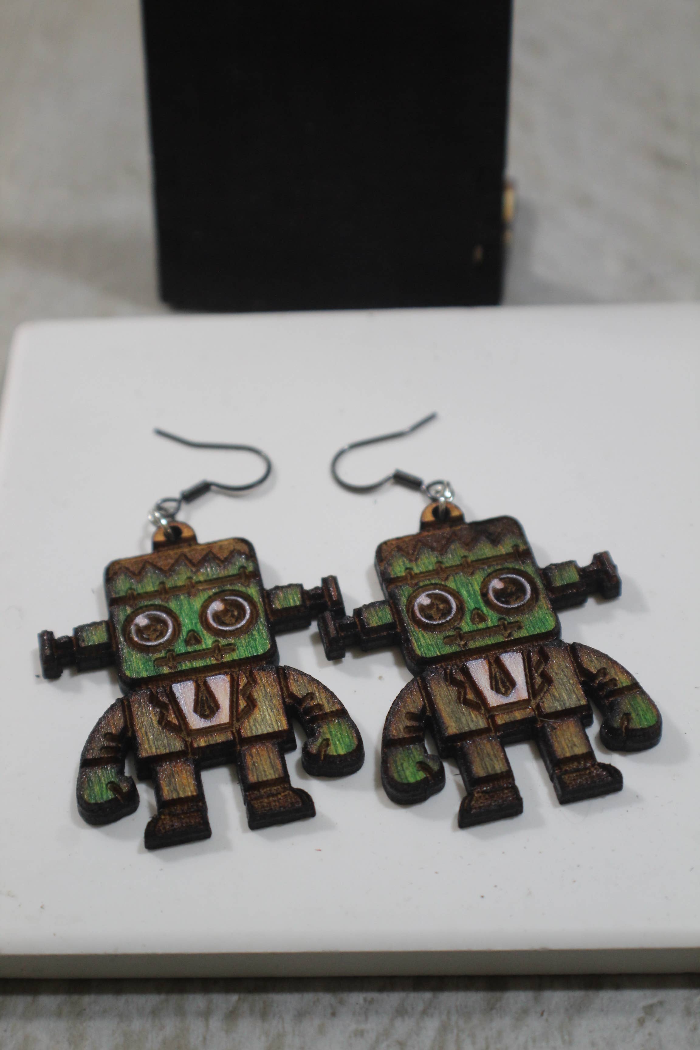 Raven Design - Wholesale Dangle Earrings - Wooden Franky Dangle // Earrings