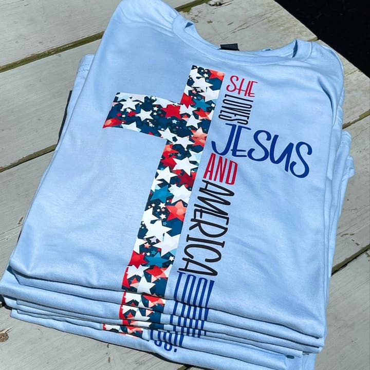 Abbigliamento all'ingrosso di magliette a tema religioso americano con croce per la vendita all'ingrosso da parte di Lasting Impressions CT