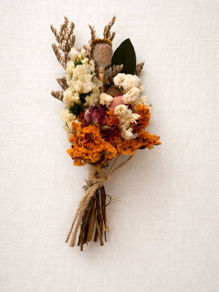 Motif Mini Bouquet J pour la vente par Whim and Whimsy Gift Co.
