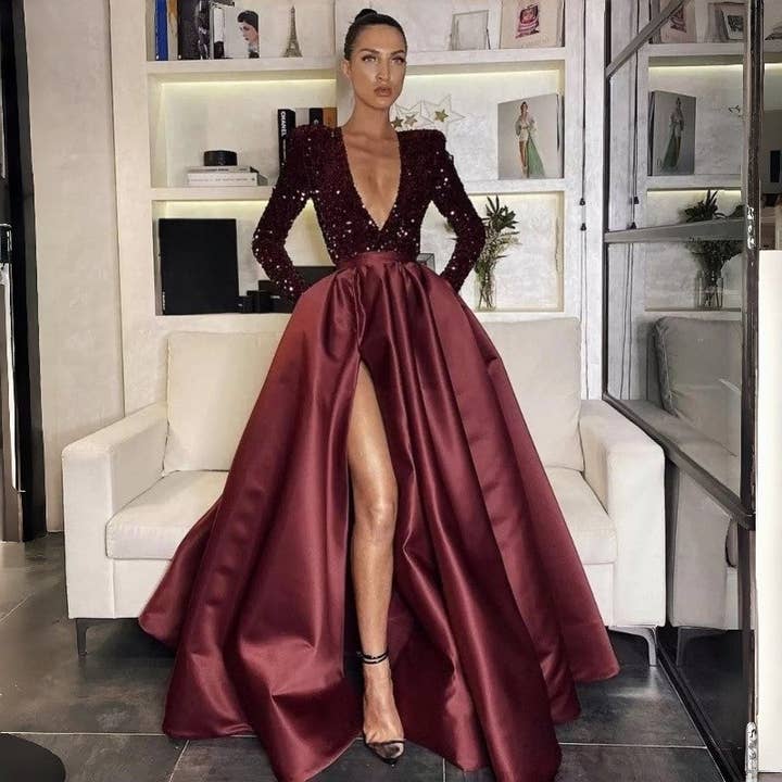 Avondjurk met Lange Mouwen, V-hals, Pailletten en Split voor wholesale door Sheer Trend