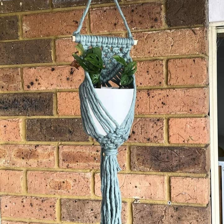 Knots & Stone - Wholesale Hanging planter - Macrame Plant Hanger ( Dowel)