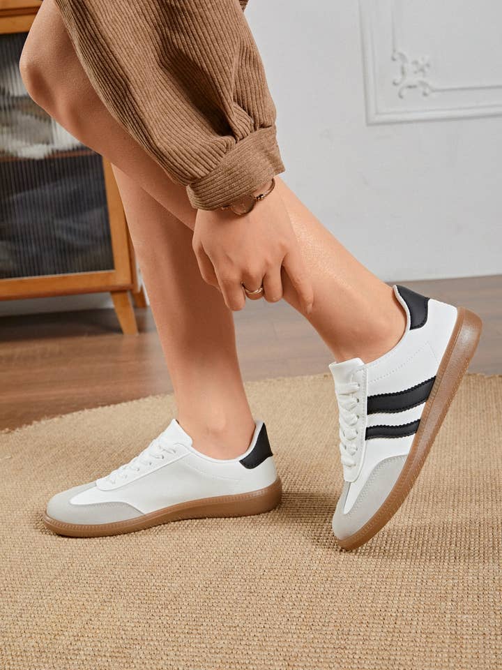 ERYNN - Wholesale Lifestyle Sneakers - Women's - lace-up sneakers - Zoe1