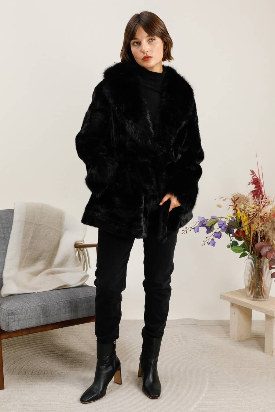 Attrait Paris - Wholesale Fur/Faux Fur Coat - Women's - Belted faux fur coat with oversized collar0
