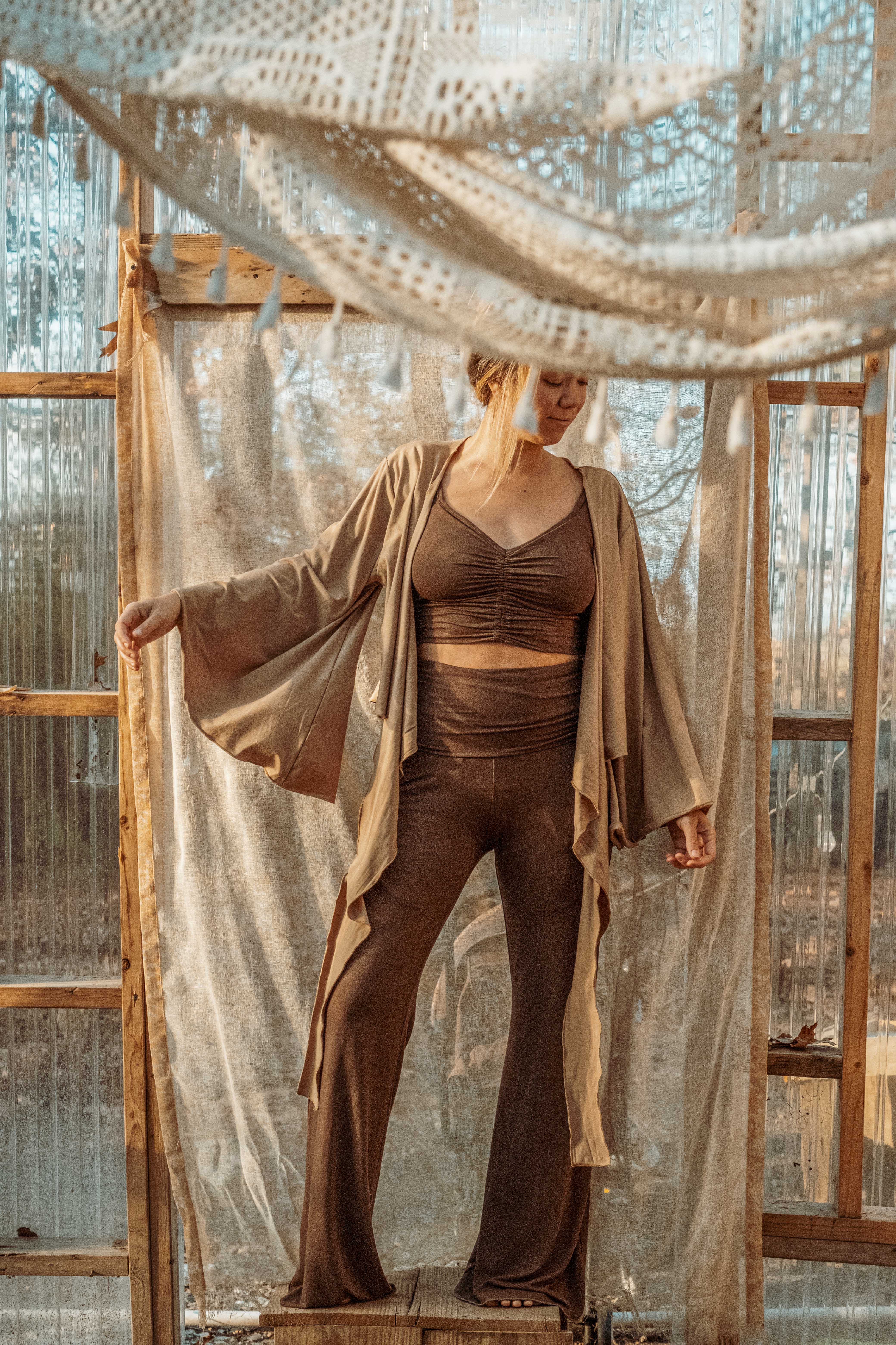 Gardenbelle Shop - Vendita all'ingrosso Camicetta - Donna - Top avvolgente yoga boho a maniche svasate OrganicEcoVero comodo22