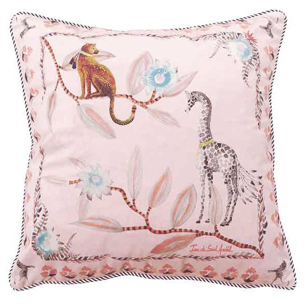 Giraffe cushion cover for wholesale by Ina de saint andeol