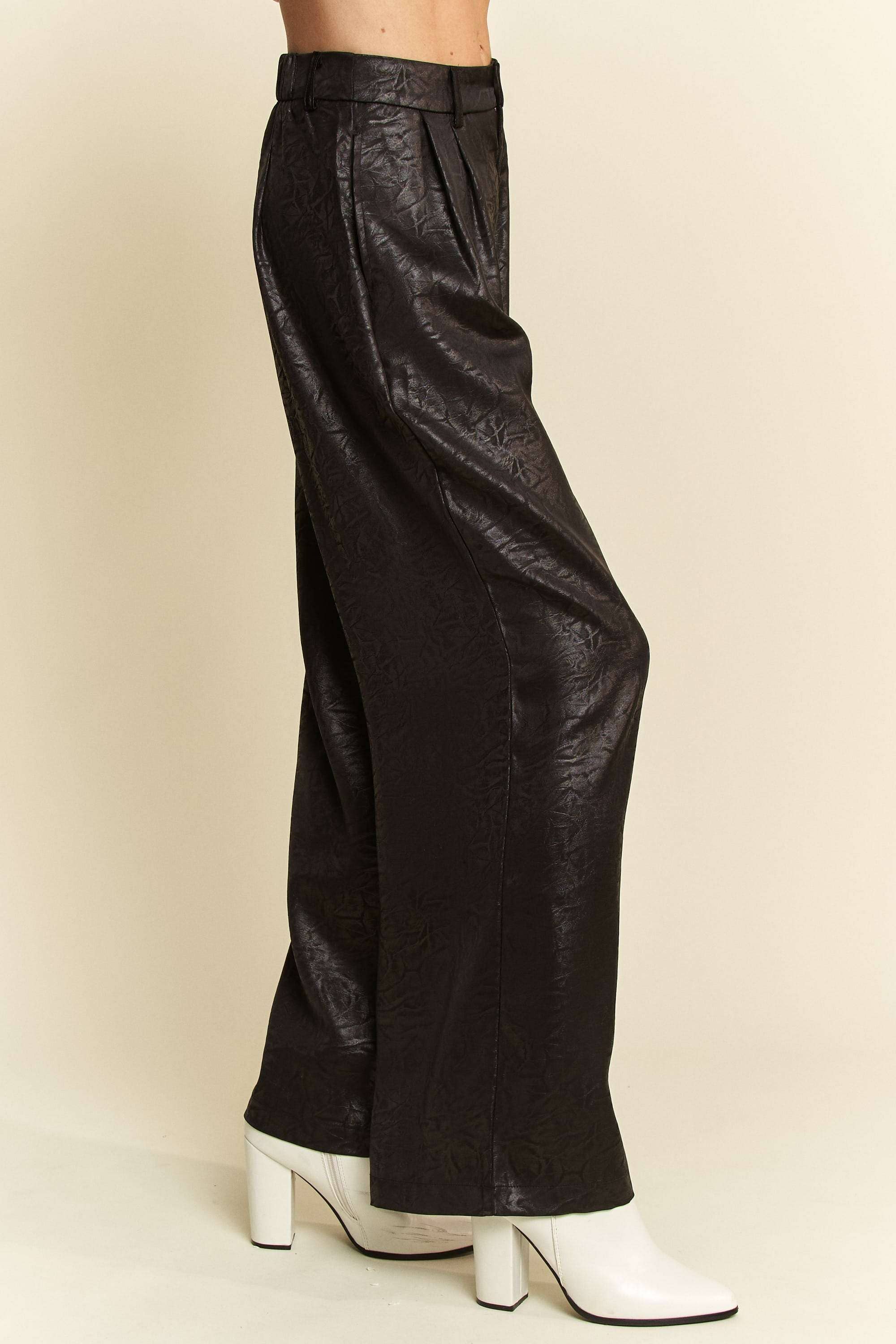 Davi & Dani – wholesale Pants – Women's – PLUS WIDE LEG TROUSERS CRINKLED TEXTURED PANTS13