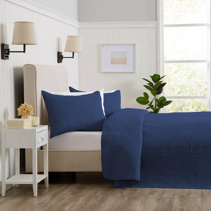 BH Collective - Wholesale Bedding Set - Oversized Quilt & Sham Set - Medallion Stitch - Clara28