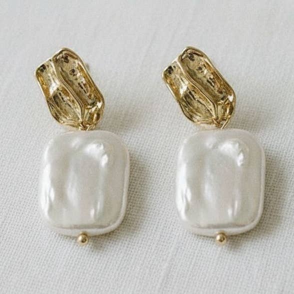 Orecchini pendenti con perle d'acqua dolce ispirati al barocco per la vendita all'ingrosso da parte di Ellemadera