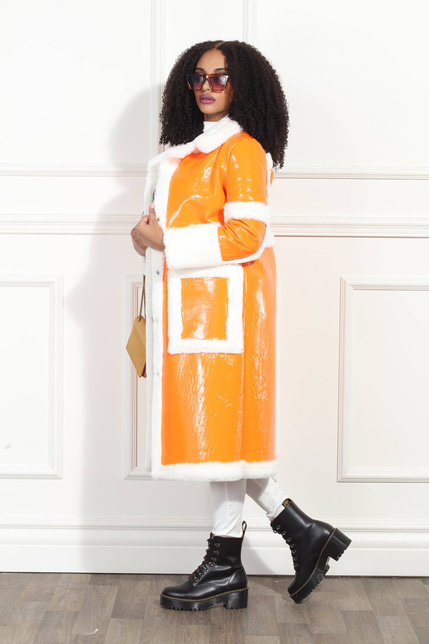 Love The Queen – Casaco de pele/imitação de pele - Mulher por atacado – Estilo Moda Luxo LM-352, 1 Pc. Casaco6