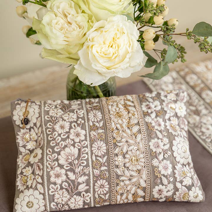 Pochette Bel Canto - Mocha per la vendita all'ingrosso da parte di April Cornell